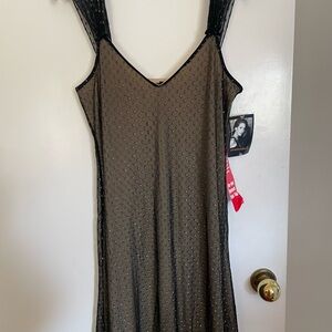 Beautiful party dress just in time for the holidays & upcoming prom